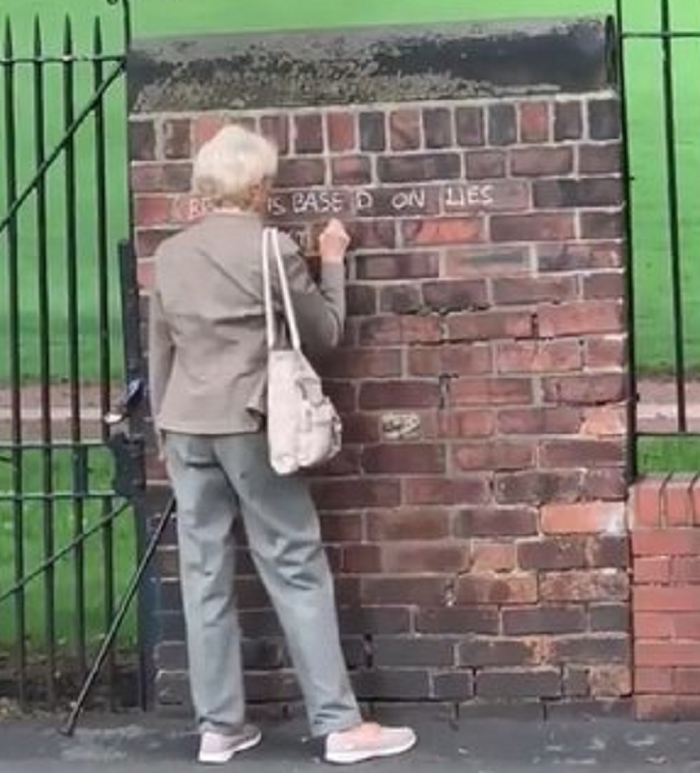 1 i usually my granny on saturday. Graffiti grandma.